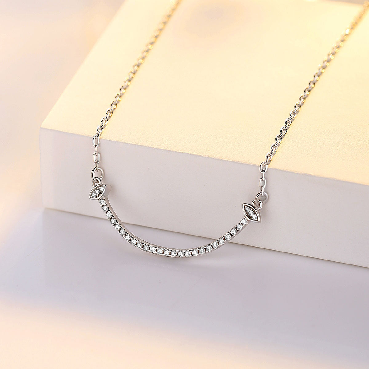 zircon-smile Necklace