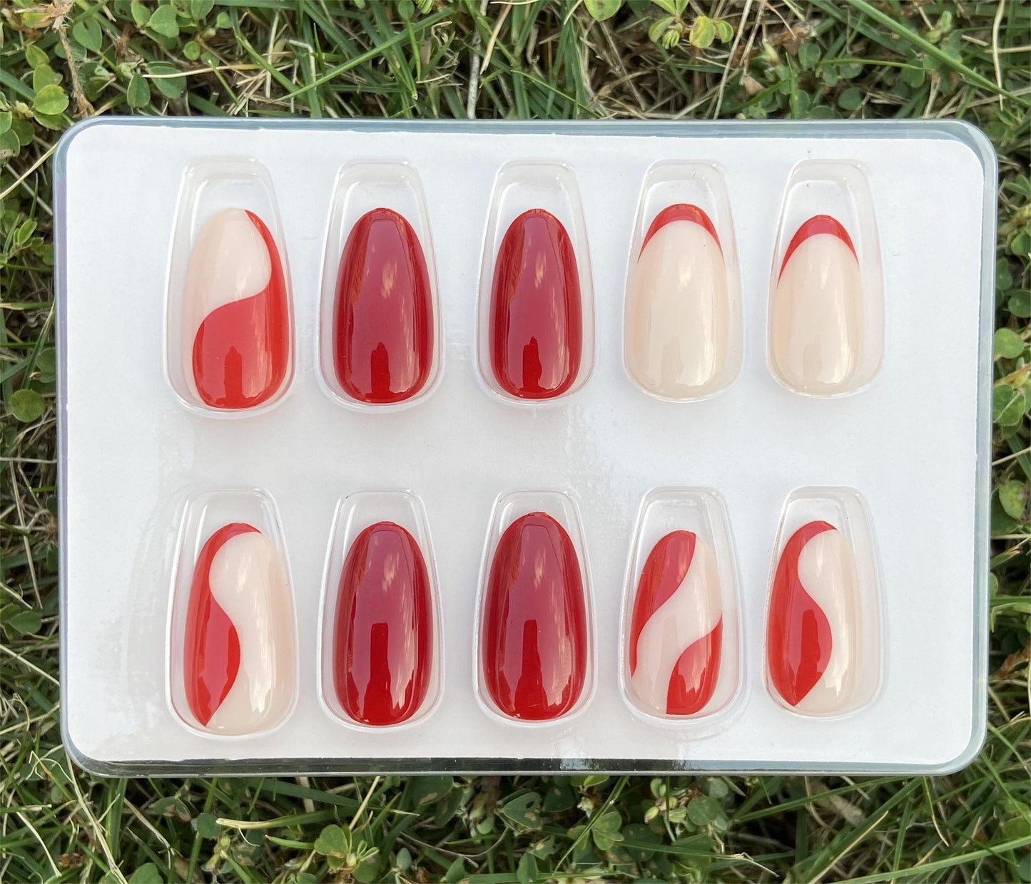 Y6 Glossy Red Lines Almond Nail