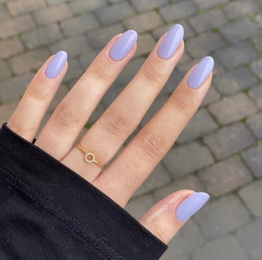 Y40 Glossy Purple Almond Nail