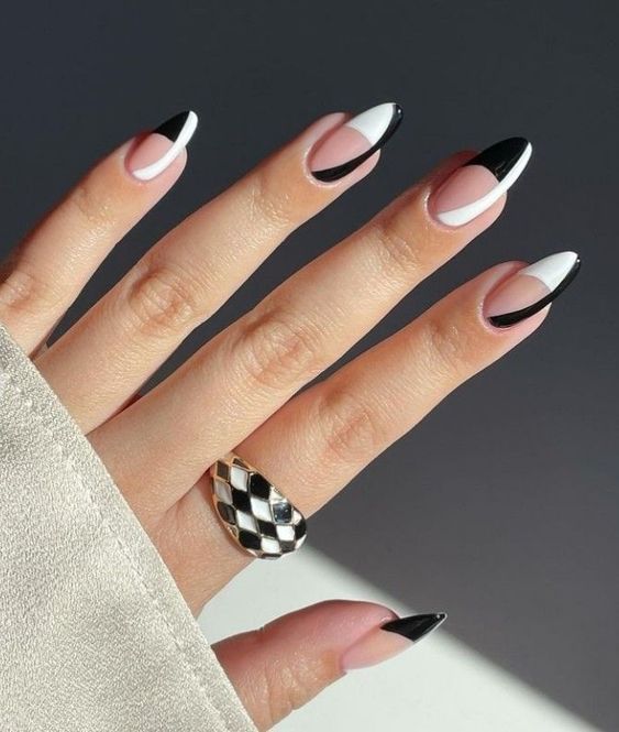 M101 Black & White French lines almond nail