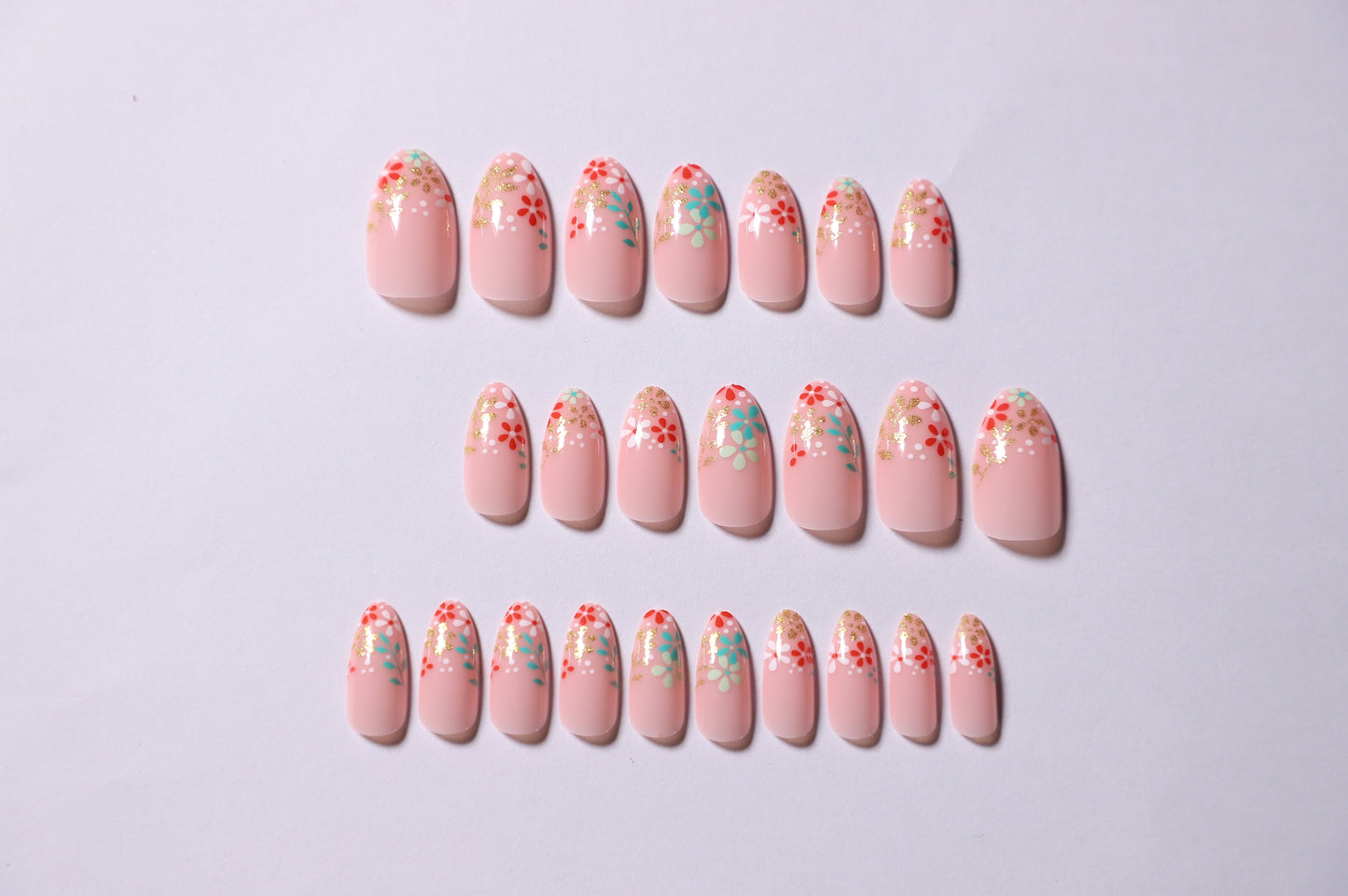 M98 Glitter flower almond nail