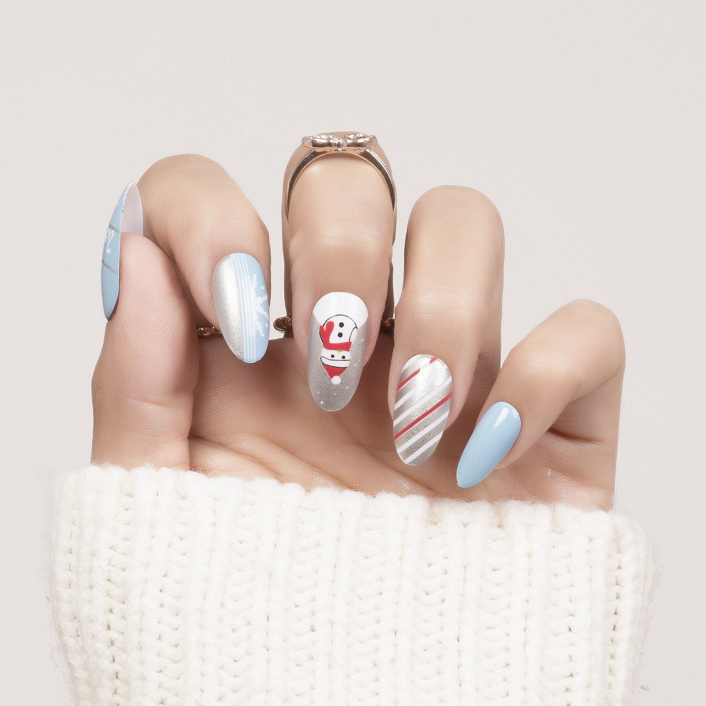 Y22 Snowman Grey Almond Nail