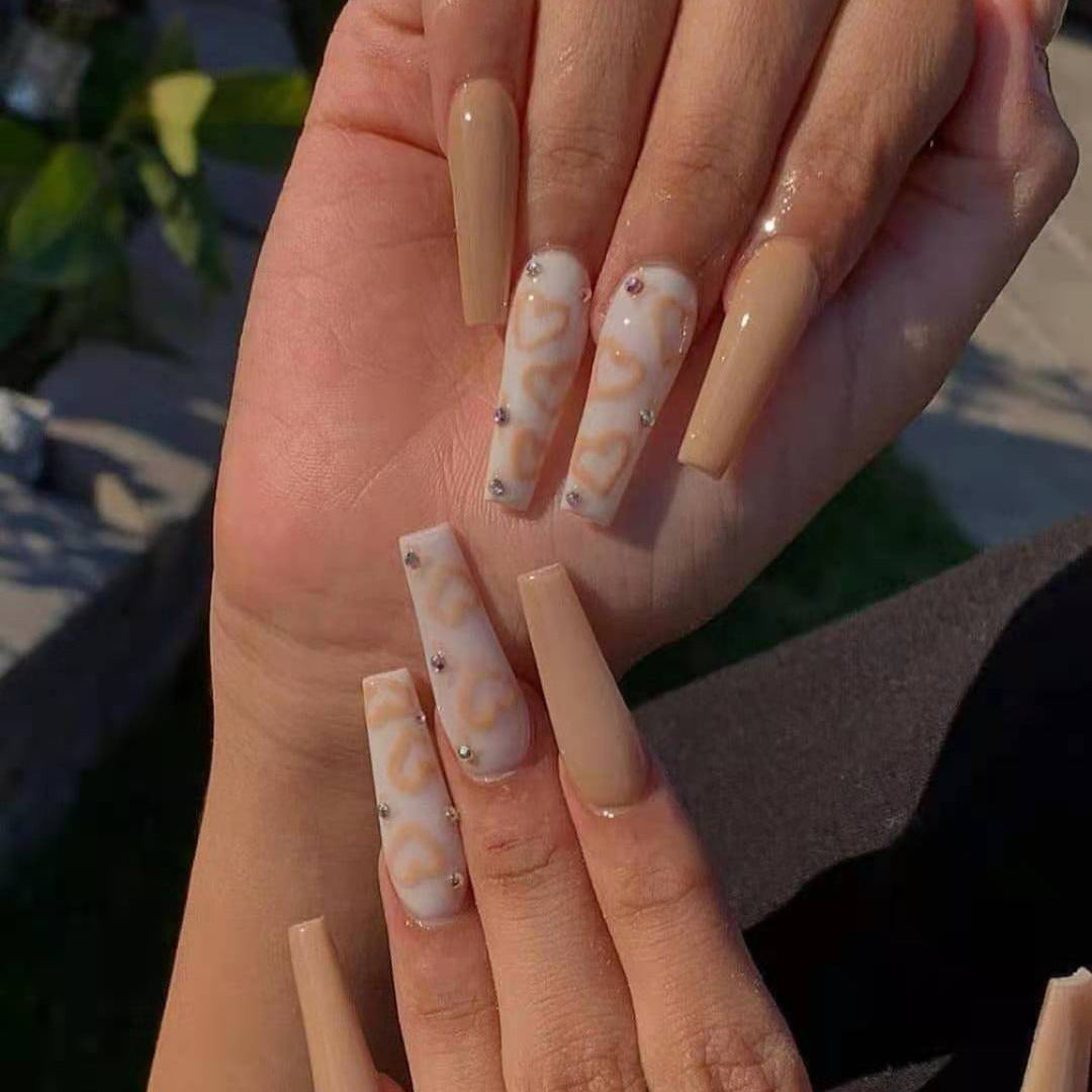 Nude Little Heart Ballerina Nail