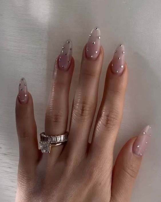 M95 Rhinestone Pink Almond Aail