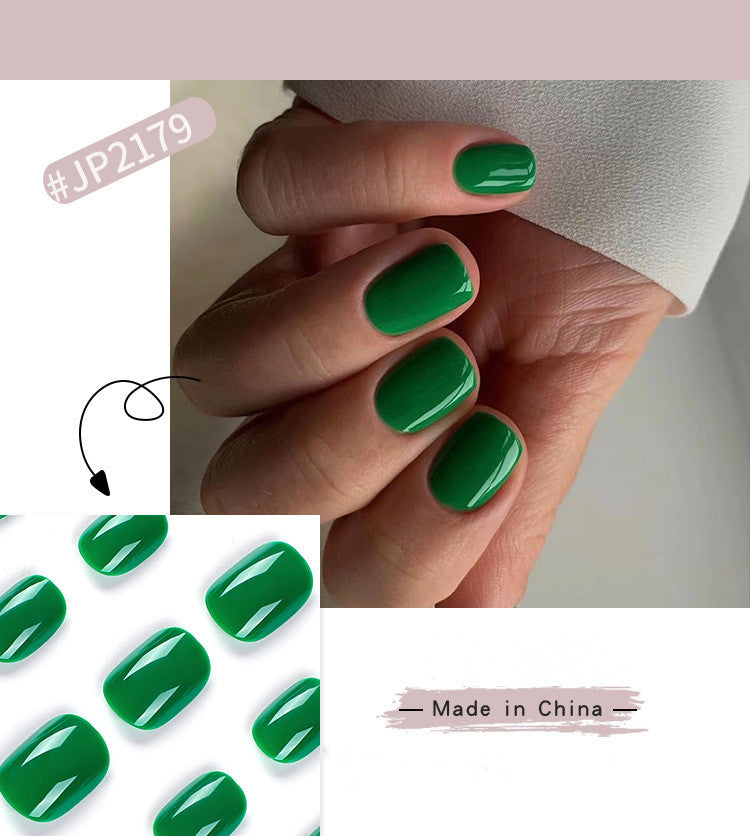 Glossy green short nail
